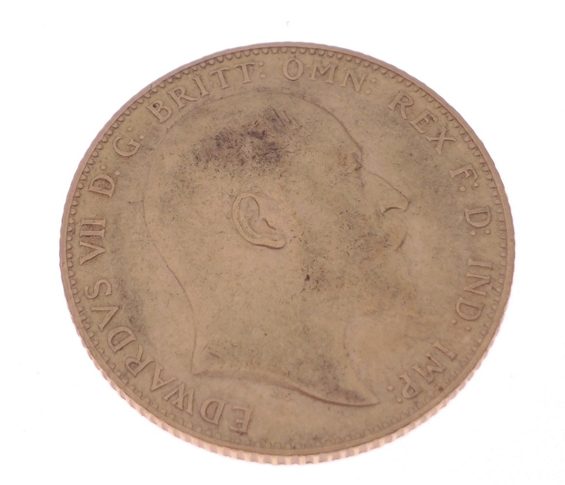 A KING EDWARD Vll 1909 FULL GOLD SOVEREIGN in good condition - Image 2 of 2