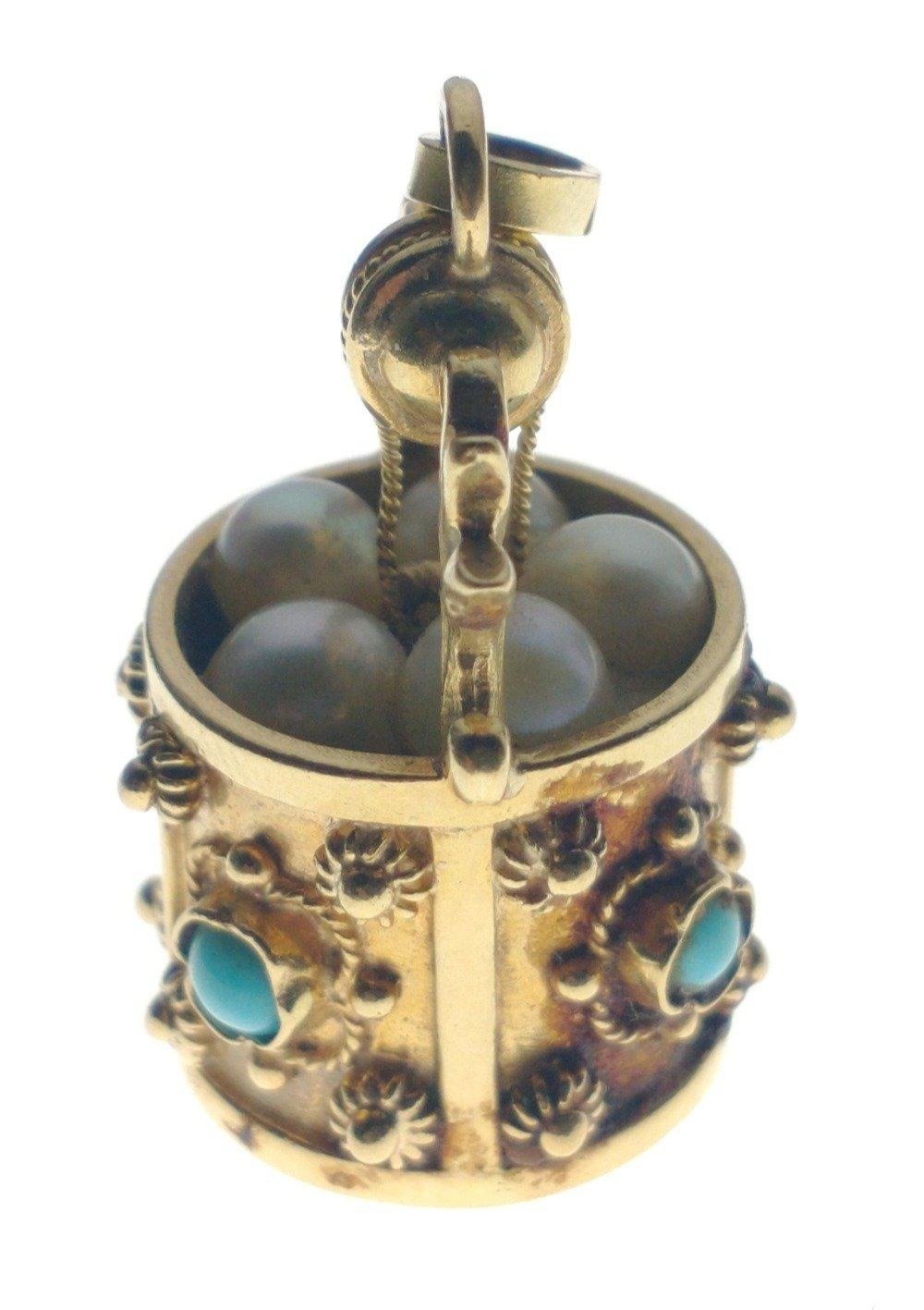 A FANTASTIC & SUBSTANTIAL 750 stamped PENDANT in wishing well form set with 4 turquoise and 5 - Image 4 of 7