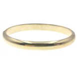 STUNNING! 375 stamped yellow gold solid oval shape snap-shut BRACELET dimensions 7cm x 5cm, weight