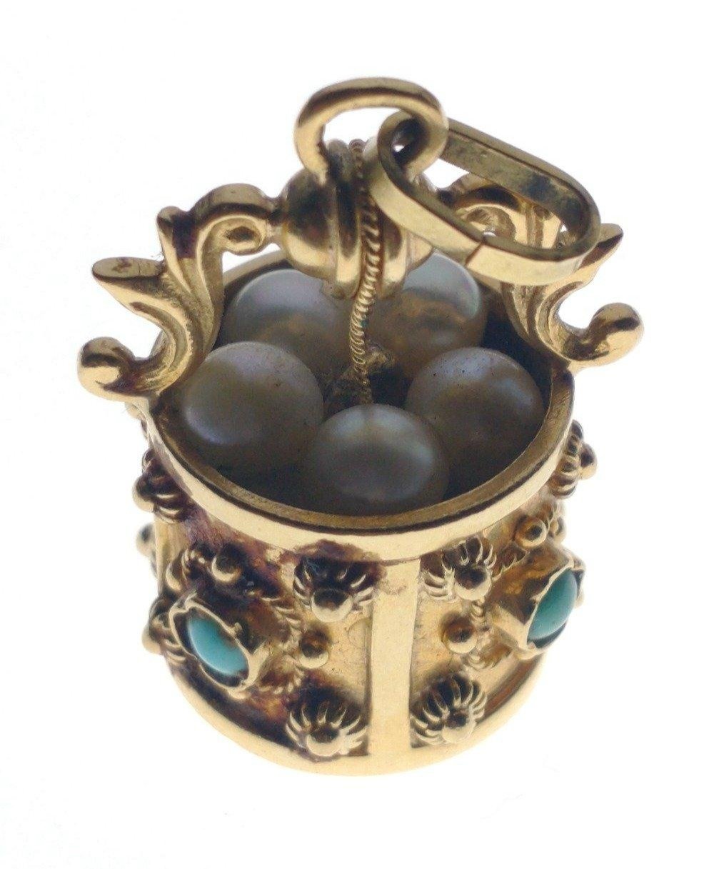 A FANTASTIC & SUBSTANTIAL 750 stamped PENDANT in wishing well form set with 4 turquoise and 5 - Image 5 of 7