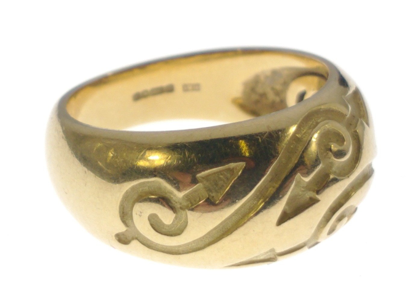 STUNNING! 750 stamped yellow gold RING with scrolled engraving, ring size O, weight 9.10g approx - Image 2 of 4