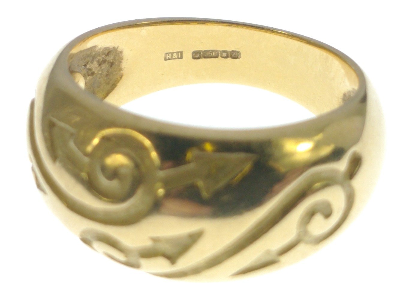 STUNNING! 750 stamped yellow gold RING with scrolled engraving, ring size O, weight 9.10g approx - Image 4 of 4