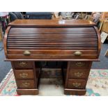 A nice knee hole roll-top mahogany desk circa VICTORIAN c1870/80 in good condition, with an
