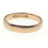 An 18ct yellow gold Hallmarked wedding band ring size Q, weight 3.92g approx