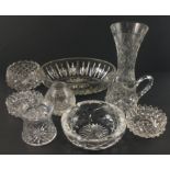 A mixed glassware lot to include an EDINBURGH CRYSTAL jampot with lid, 2 wine bottle coasters, a