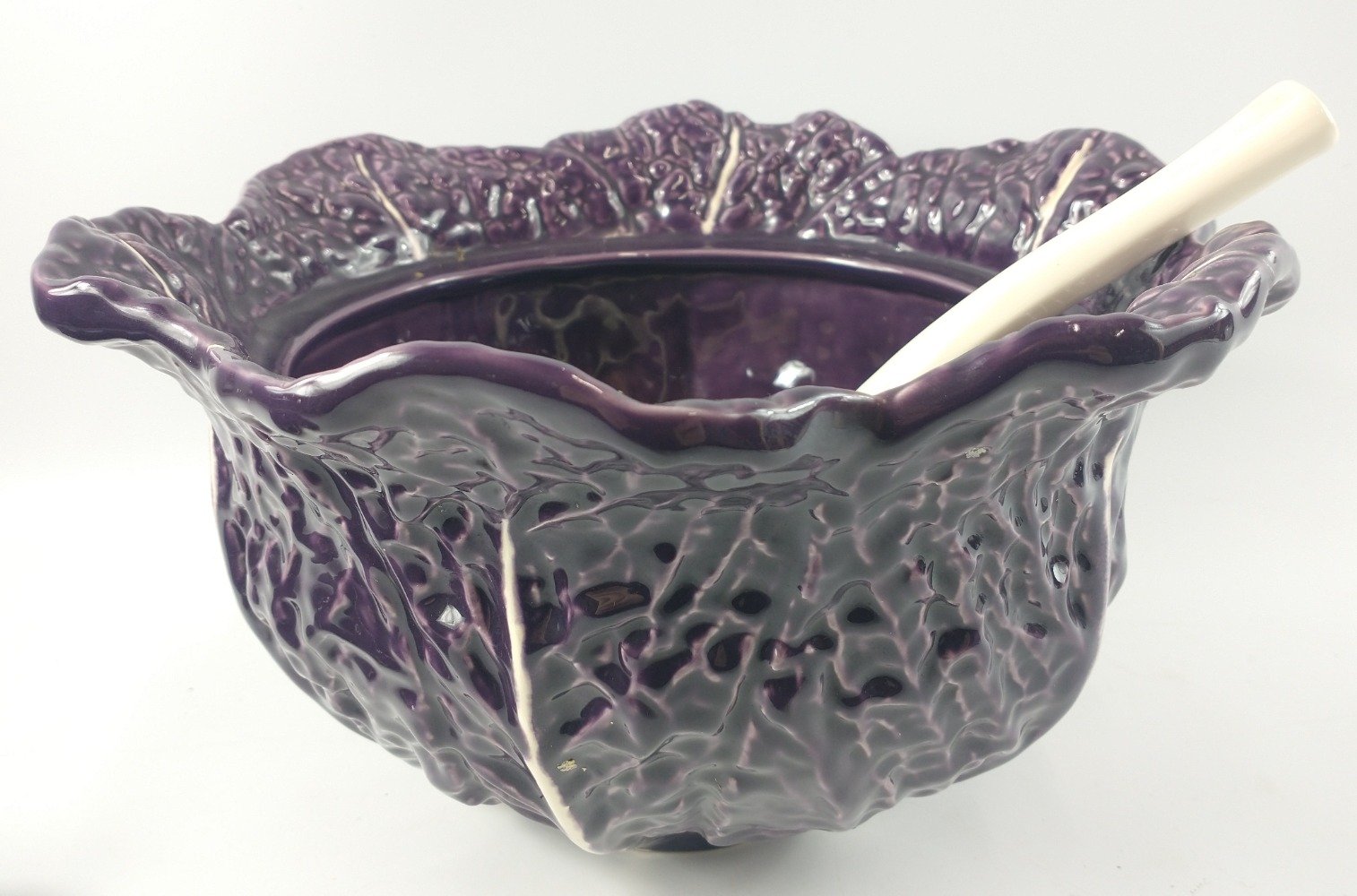 VINTAGE! Unusual - an OLFAIRE red cabbage SOUP TUREEN with lid and ladle (small chip to lid) - Image 2 of 5