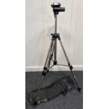 A TRIPOD SUMO (model TH-400) 80cm lowered complete with a bubble level and a head level and