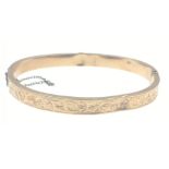 A 375 stamped yellow gold child's snap-shut bracelet weight 4.2g - inner dimension when closed