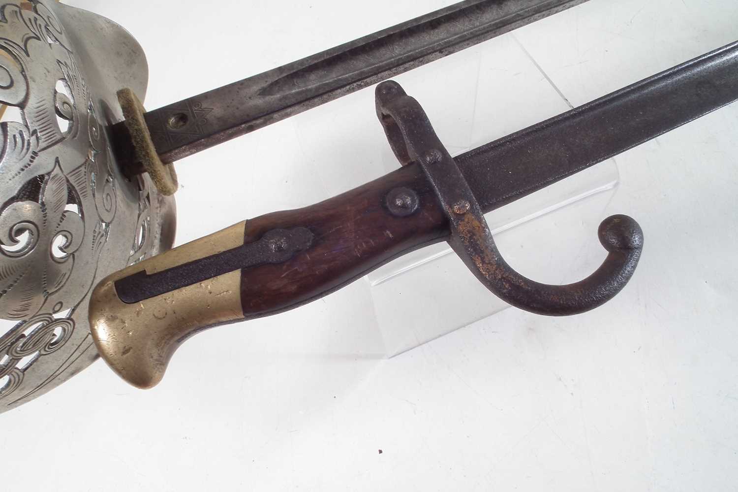 1897 pattern sword and a Gras rifle bayonet - Image 7 of 11