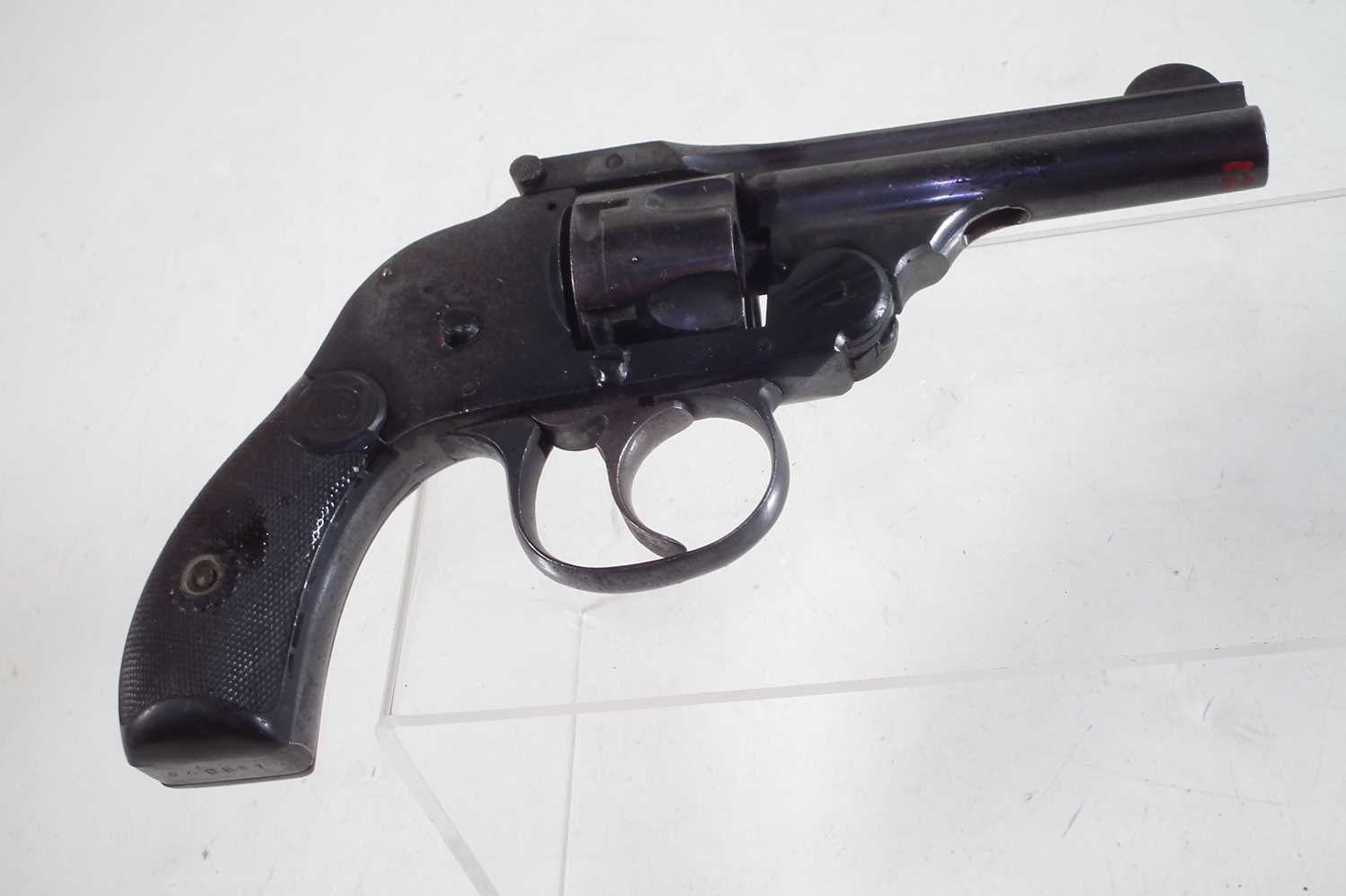 Deactivated Harrington and Richardson .32SW revolver - Image 2 of 6