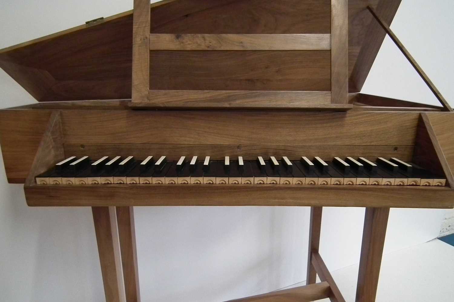 Triangular spinet by John Storr built from a kit, walnut case with ebony and ivory faced keys 115cm - Image 3 of 9