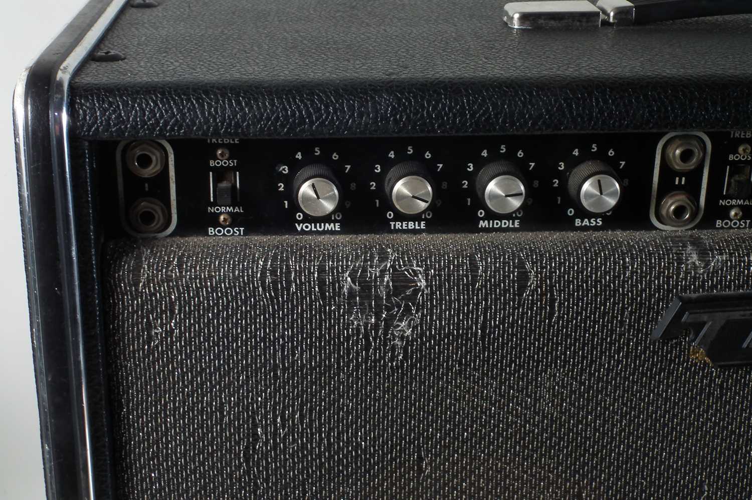 Traynor guitar amplifier - Image 4 of 9