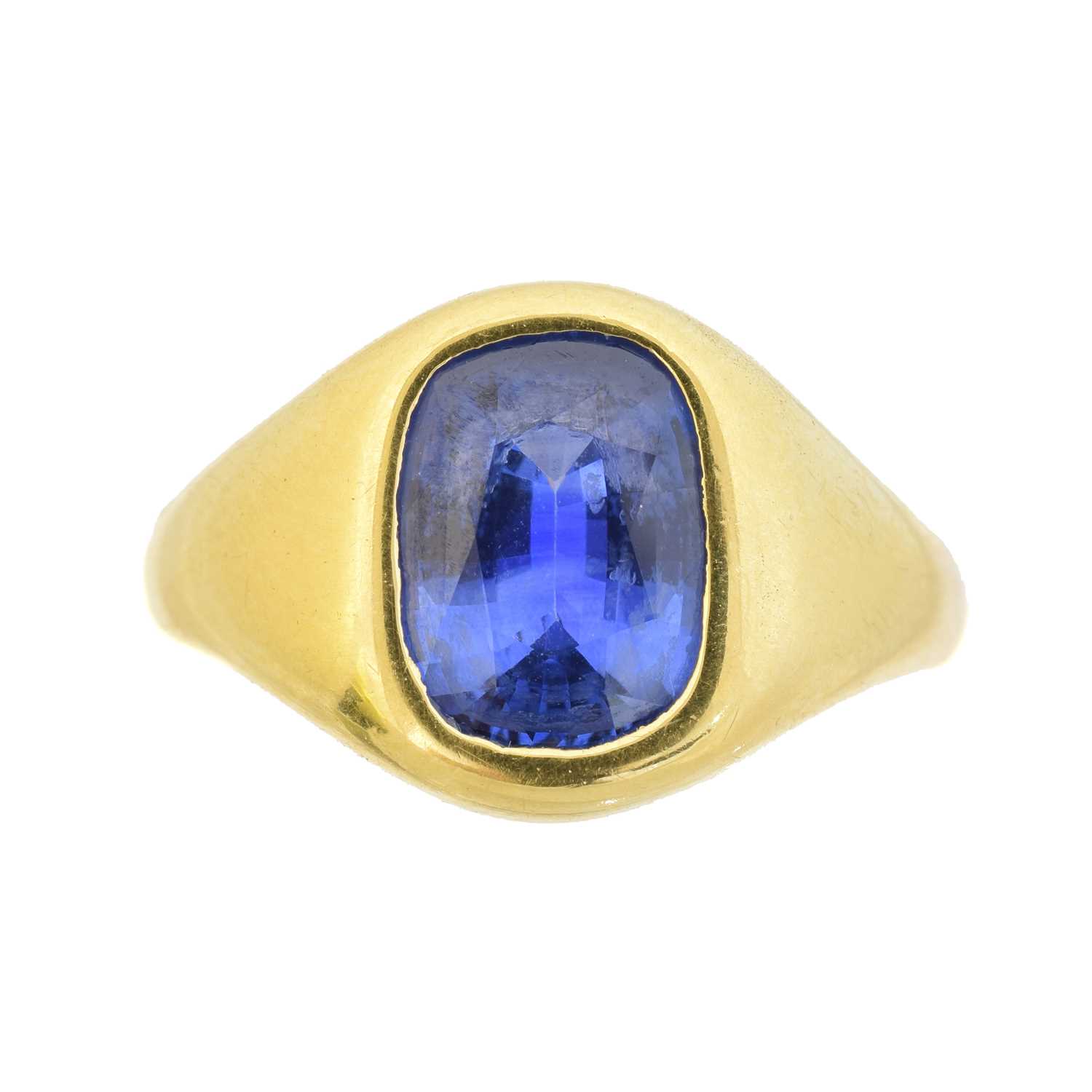 An 18ct gold sapphire single stone ring,