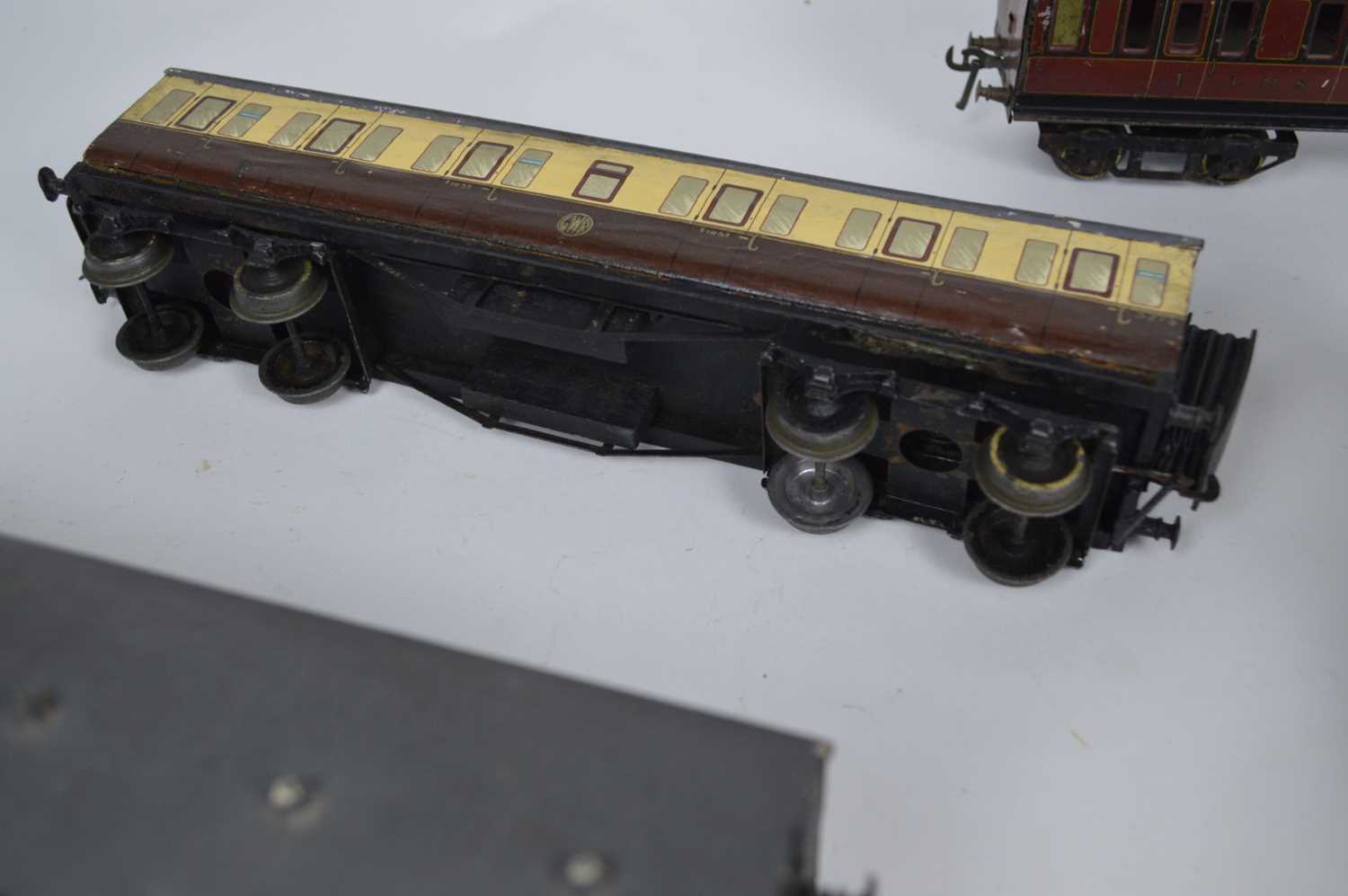 Eight O Gauge Coaches - Image 8 of 13