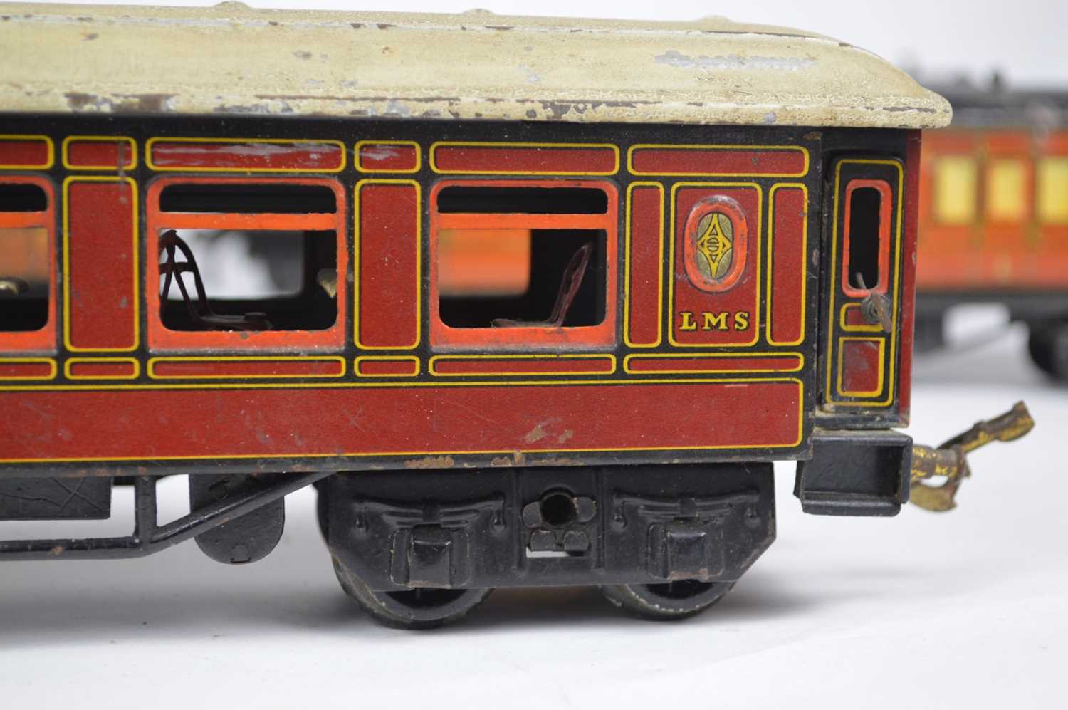 Eight O Gauge Coaches - Image 3 of 13