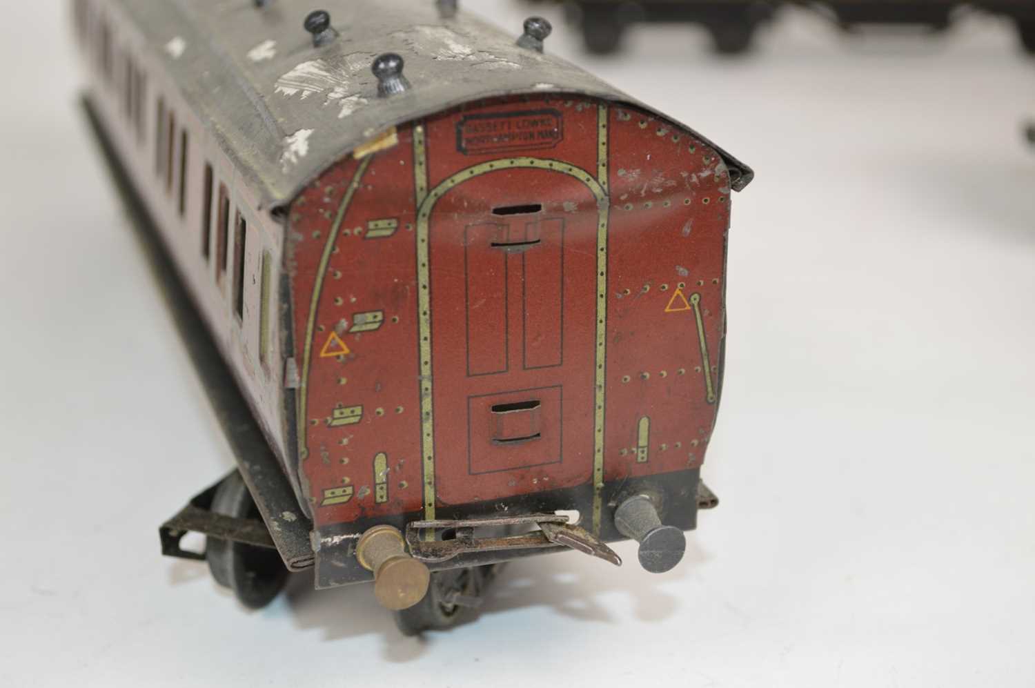 Eight O Gauge Coaches - Image 11 of 13