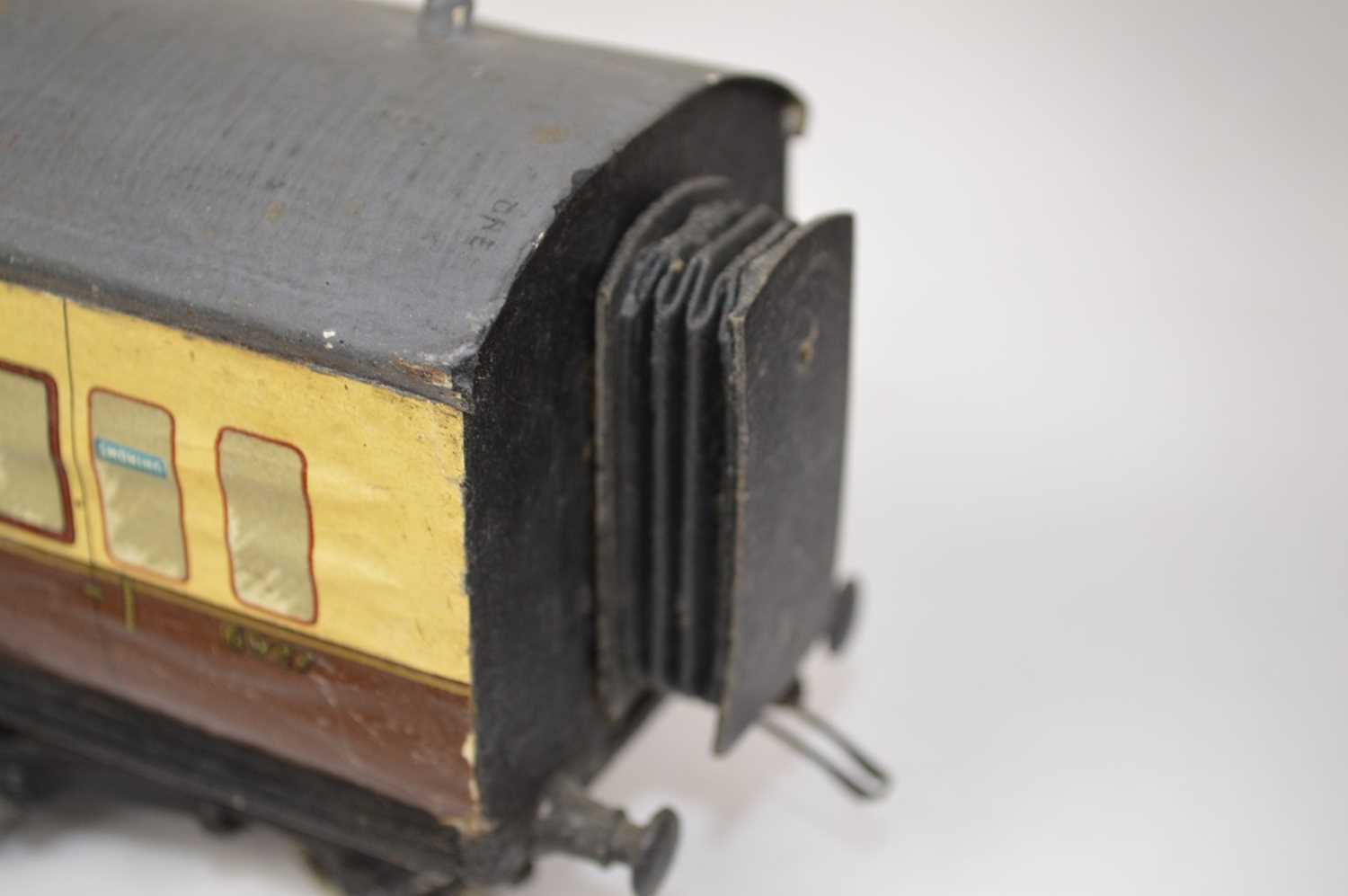 Eight O Gauge Coaches - Image 10 of 13