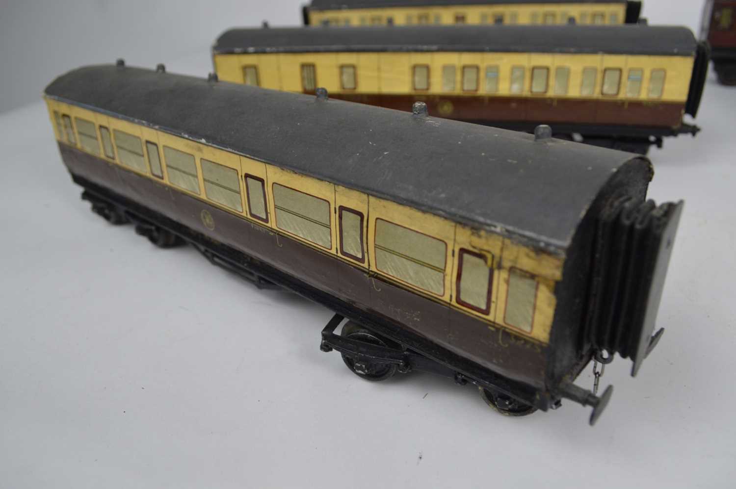 Eight O Gauge Coaches - Image 7 of 13