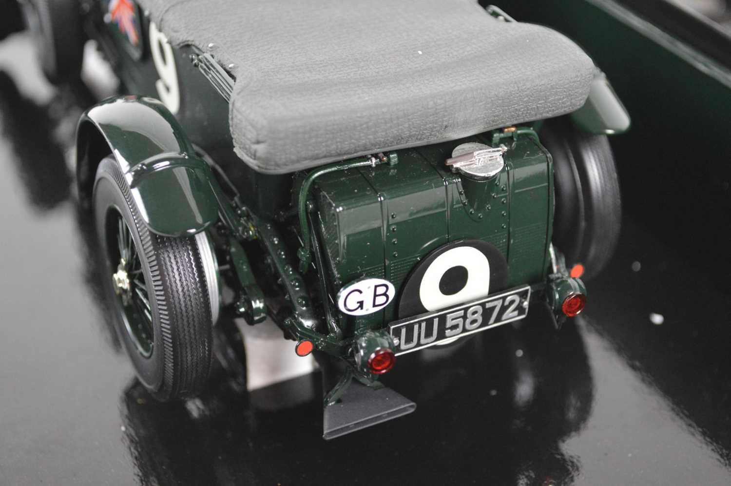 Minichamps 1:18 scale model of a Bentley 4.5ltr (4 1/2) Blower racing car - Image 4 of 4