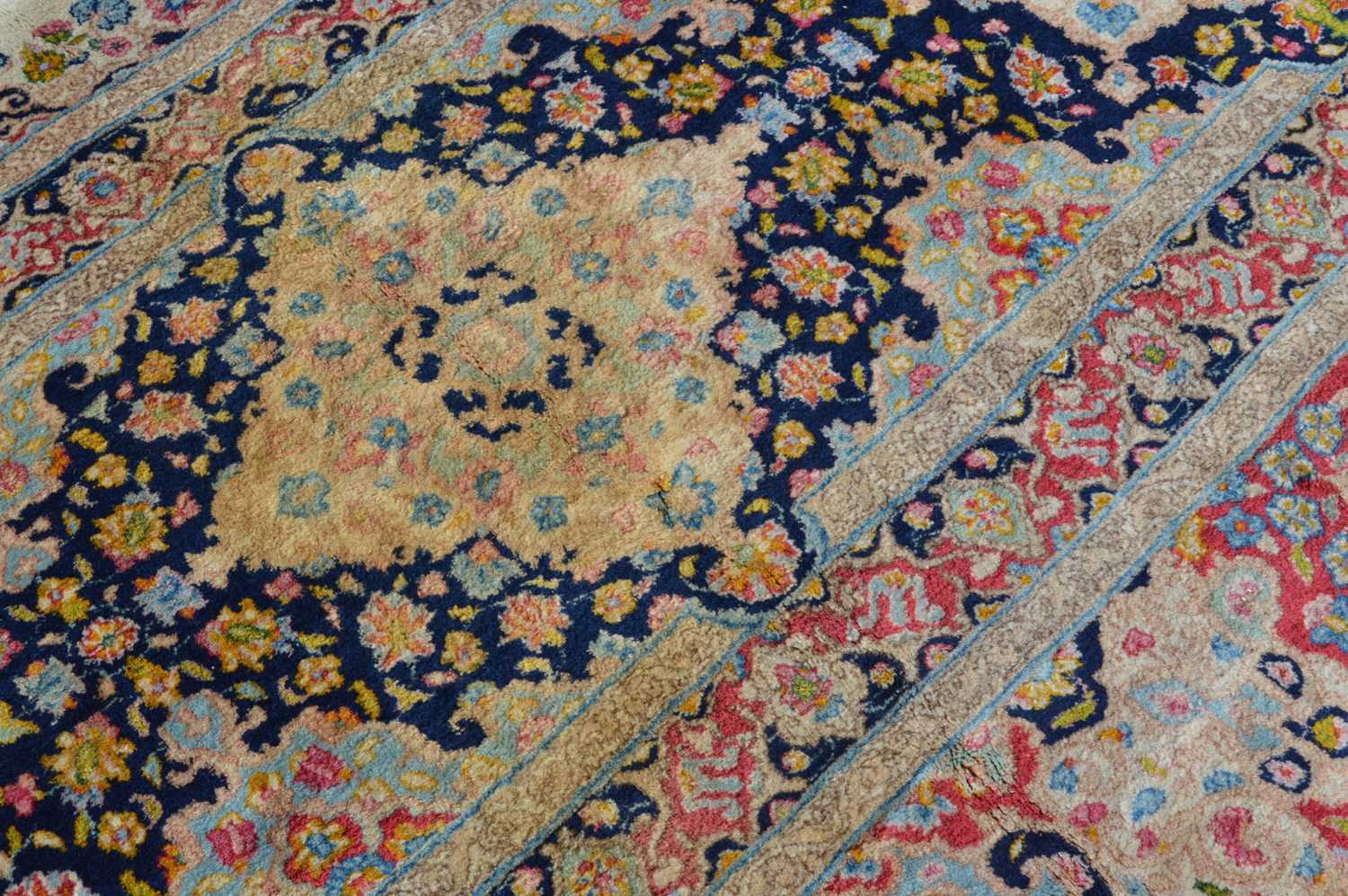 Kirman carpet - Image 5 of 6