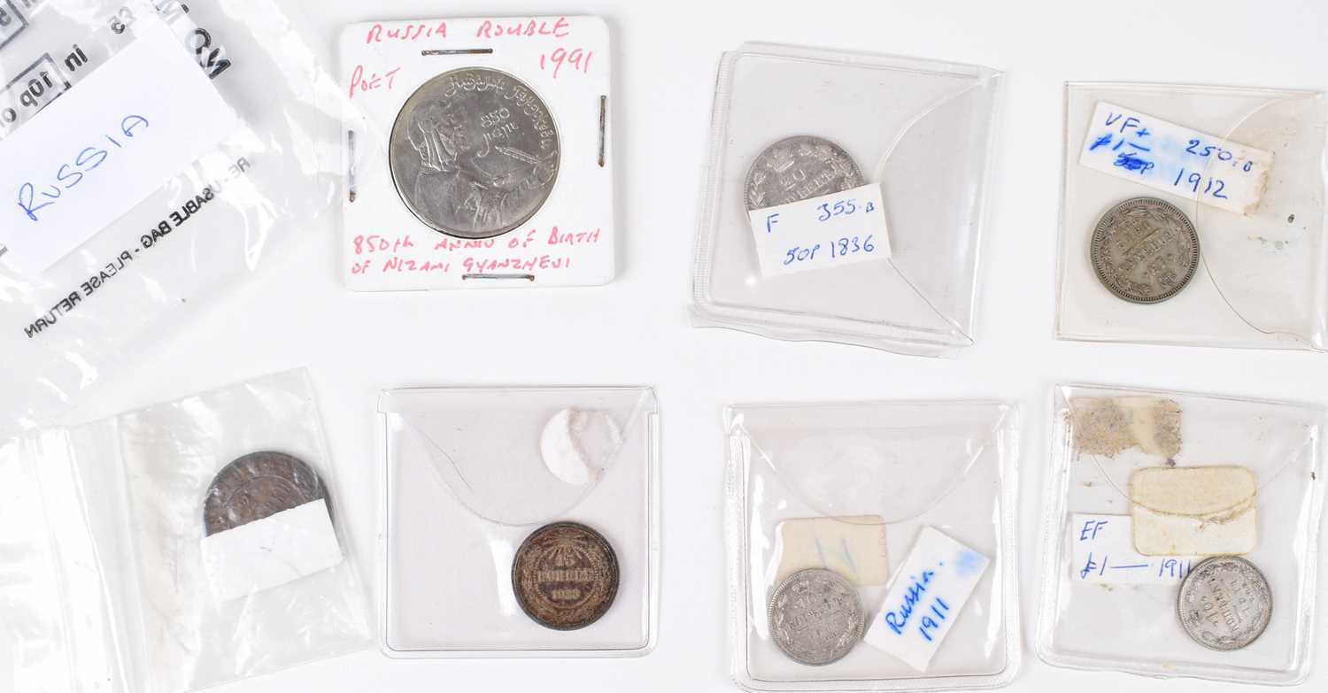 Tin of assorted foreign coinage to include many silver coins from Netherlands etc. - Image 17 of 19