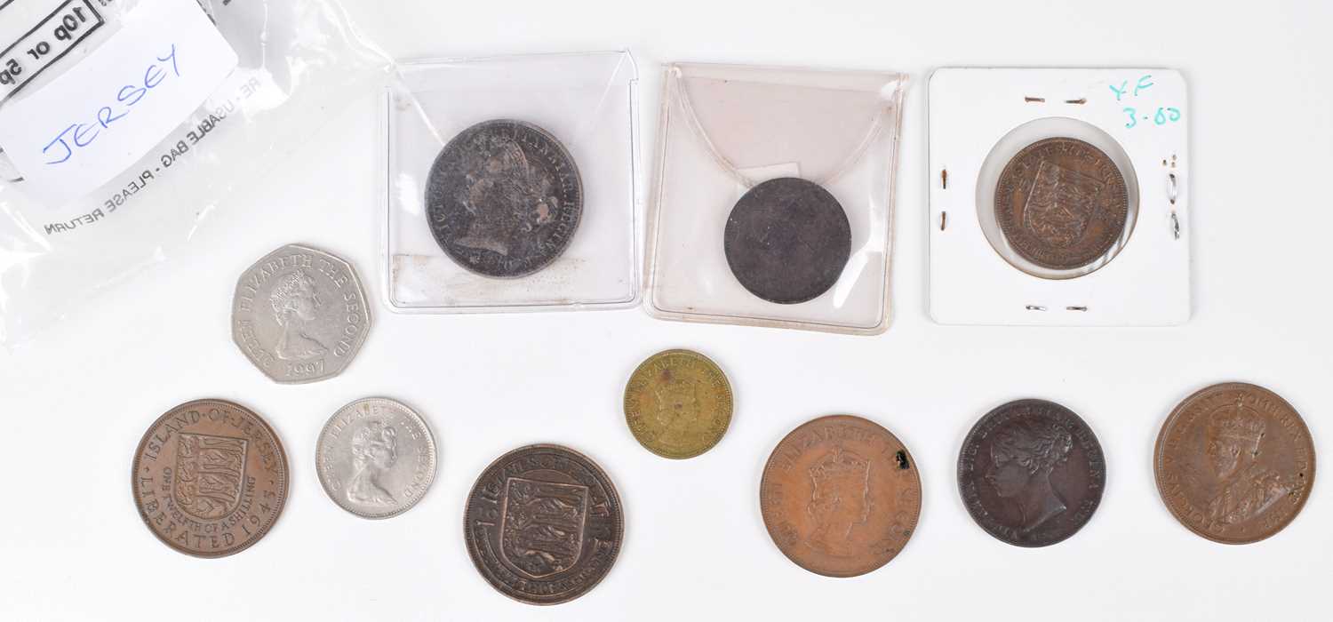 Tin of assorted foreign coinage to include many silver coins from Netherlands etc. - Image 11 of 19