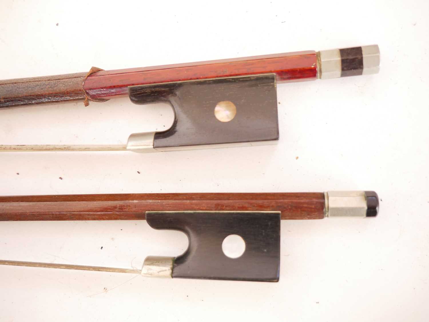 4/4 violin and a 1/2 size violin, each with a bow and case. - Image 4 of 7
