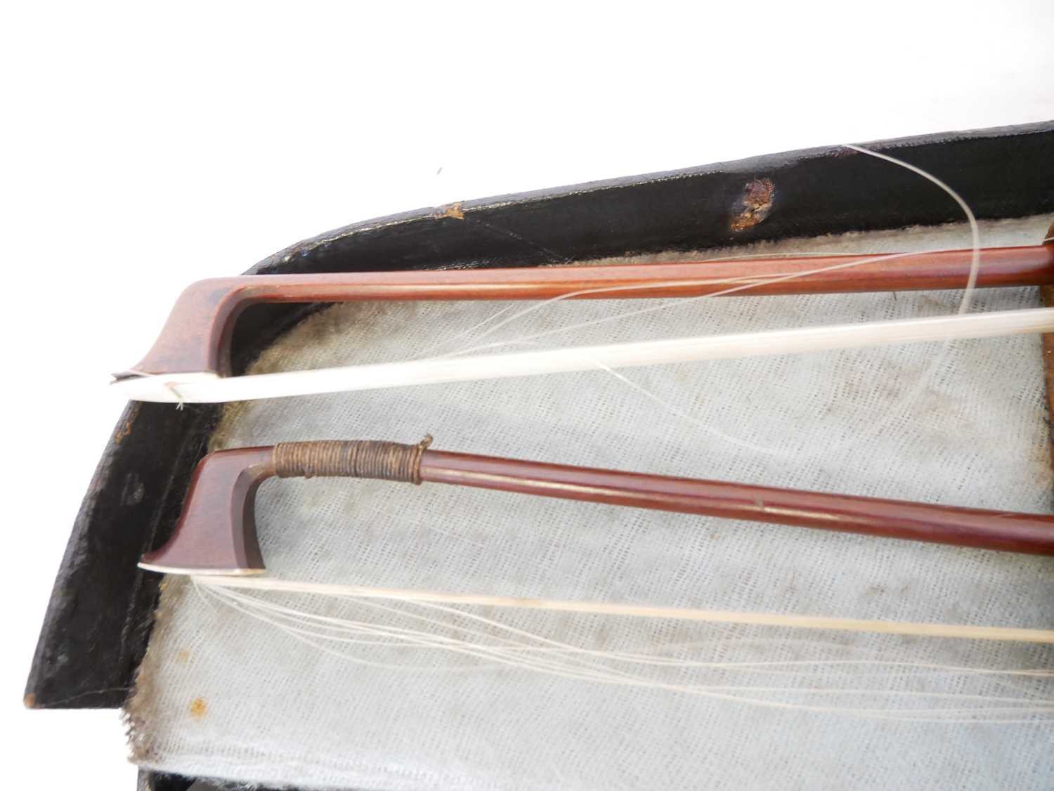 Maggini style 4/4 violin in case with two bows - Image 10 of 12