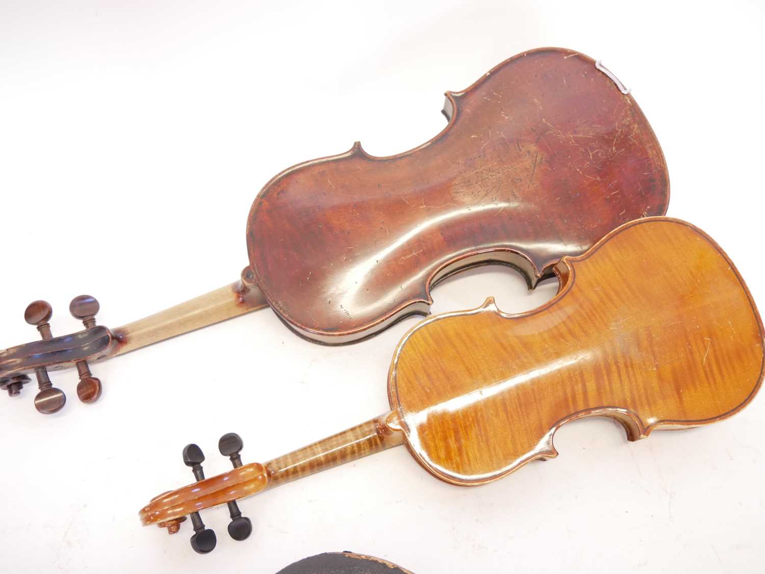 4/4 violin and a 1/2 size violin, each with a bow and case. - Image 2 of 7