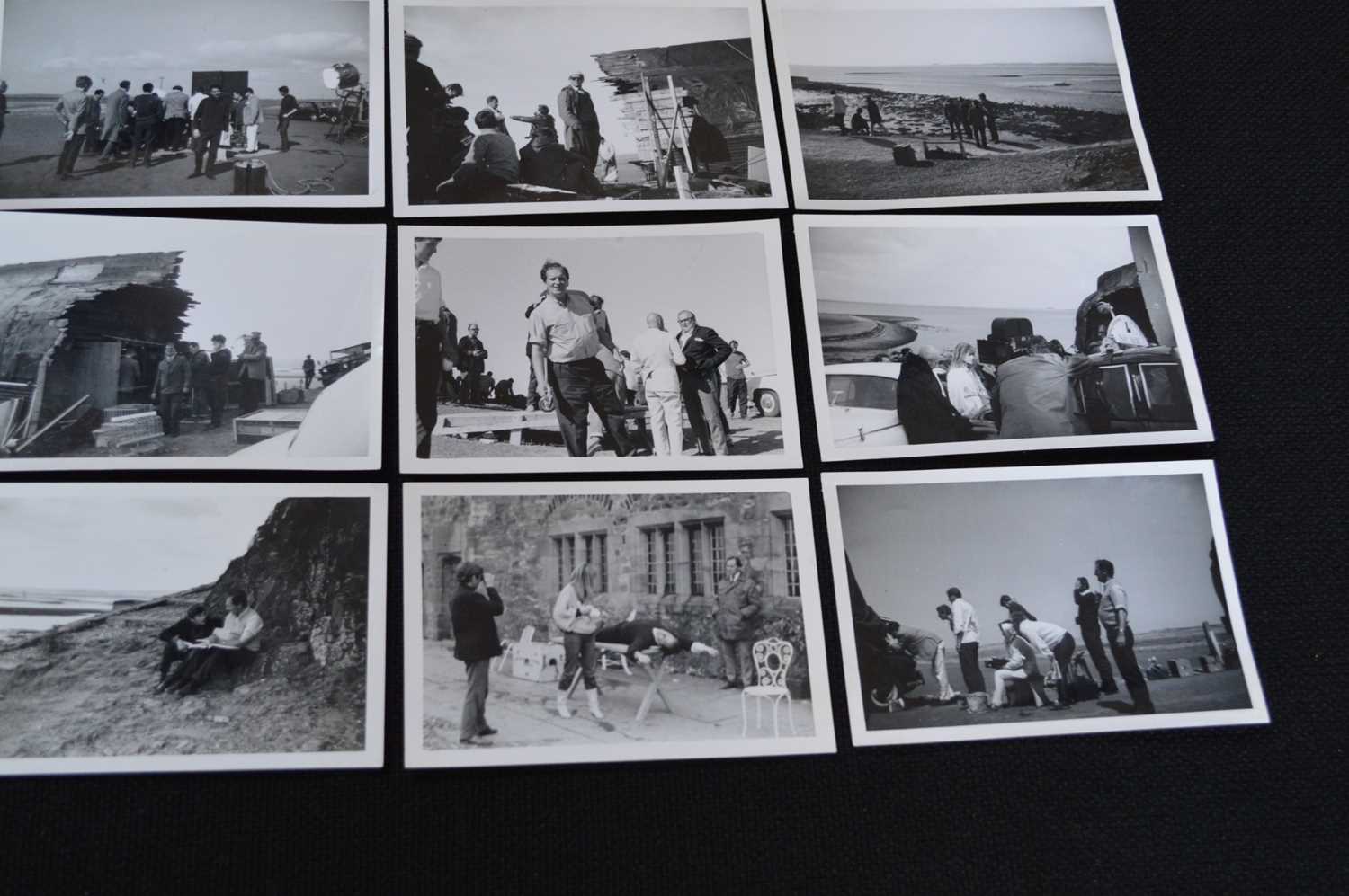 17 photographs on the set of Cul-De-Sac in 1965/66 directed by Roman Polanksi - Image 5 of 5