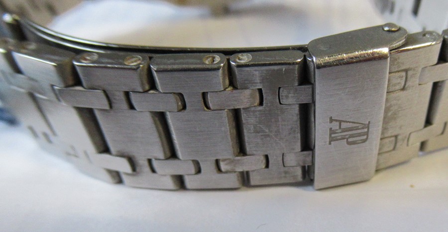 Audemars Piguet, Royal Oak, a gentleman's stainless steel bracelet quartz watch, with date, case - Image 6 of 7