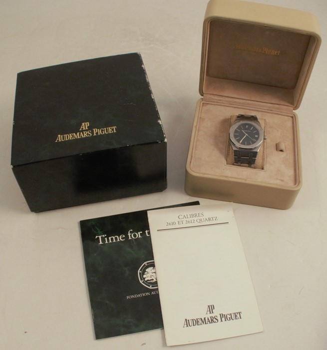 Audemars Piguet, Royal Oak, a gentleman's stainless steel bracelet quartz watch, with date, case