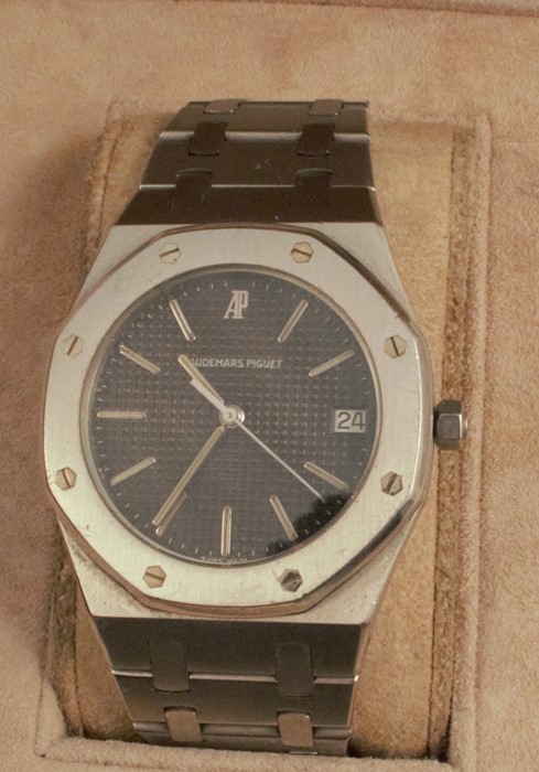 Audemars Piguet, Royal Oak, a gentleman's stainless steel bracelet quartz watch, with date, case - Image 2 of 7