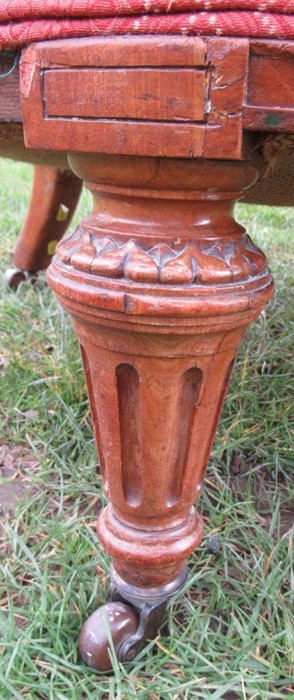 A Victorian show wood settee, with upholstered shaped top rail, having carved and turned supports to - Image 4 of 5