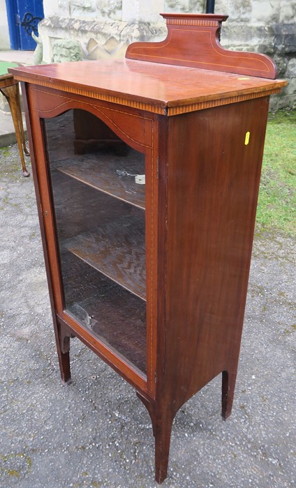 An Edwardian mahogany display cabinet, with glass door, width 20ins, height 43.5ins, depth 13.5ins - Image 3 of 3