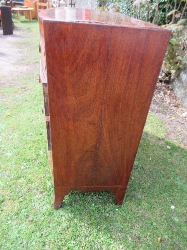 A 19th century mahogany bow fronted chest of drawers, with satinwood cross banding, fitted two short - Image 5 of 6