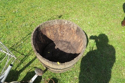 Two watering cans, a metal obelisk, a barrel diameter 25.5ins, and other items - Image 4 of 4