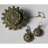 A Victorian brooch, and matching earrings, unmarked