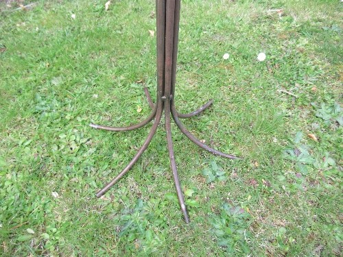 A metal 12 branch candle stand - Image 3 of 3