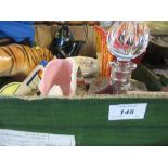 A collection of items, to include a model of a tiger, an unmarked Worcester shell centre piece, a