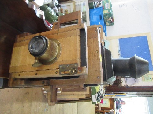 An Antique mahogany, brass and metal magic lantern - Image 2 of 3