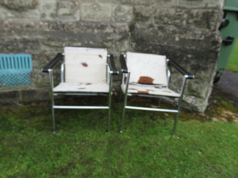 Pair of armchairs after Le Corbusier - Perriand and Jeanneret for CassinaCondition Report: Chrome - Image 2 of 4