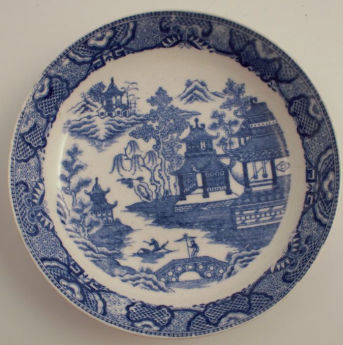 A 19th century Caughley dish, decorated in the Fisherman and Cormorant pattern, together with - Image 12 of 21