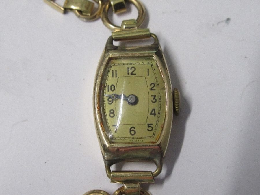 A lady's 9 carat gold mechanical wrist watch, on a metal bracelet, together with another similar - Image 2 of 7