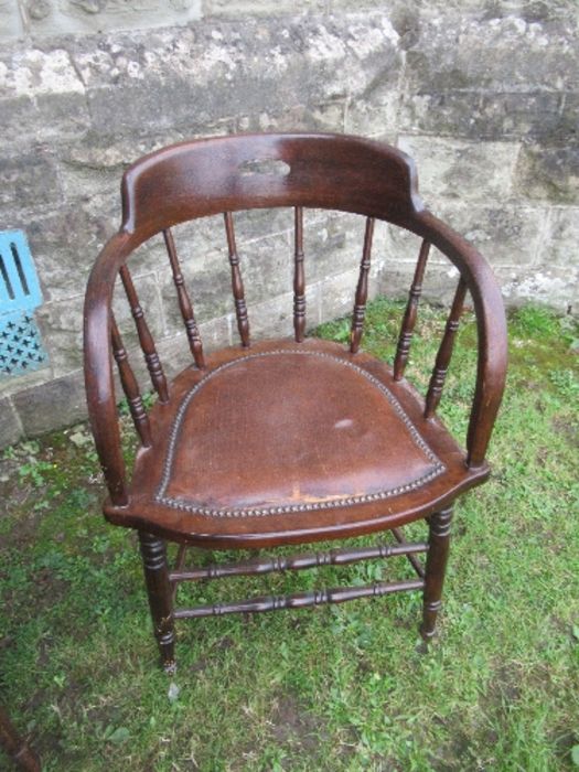 A  Windsor chair, splat damaged and restored, split to back stretcher, together with a tub chair - Image 5 of 5