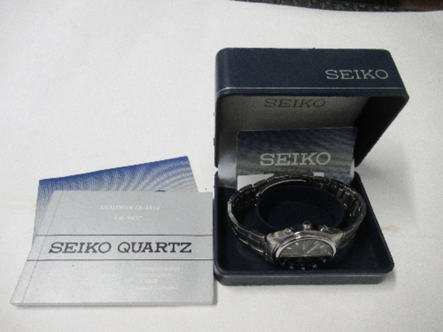 Seiko, chronograph stainless steel gentleman's wristwatch, with date aperture, on a metal strap, the