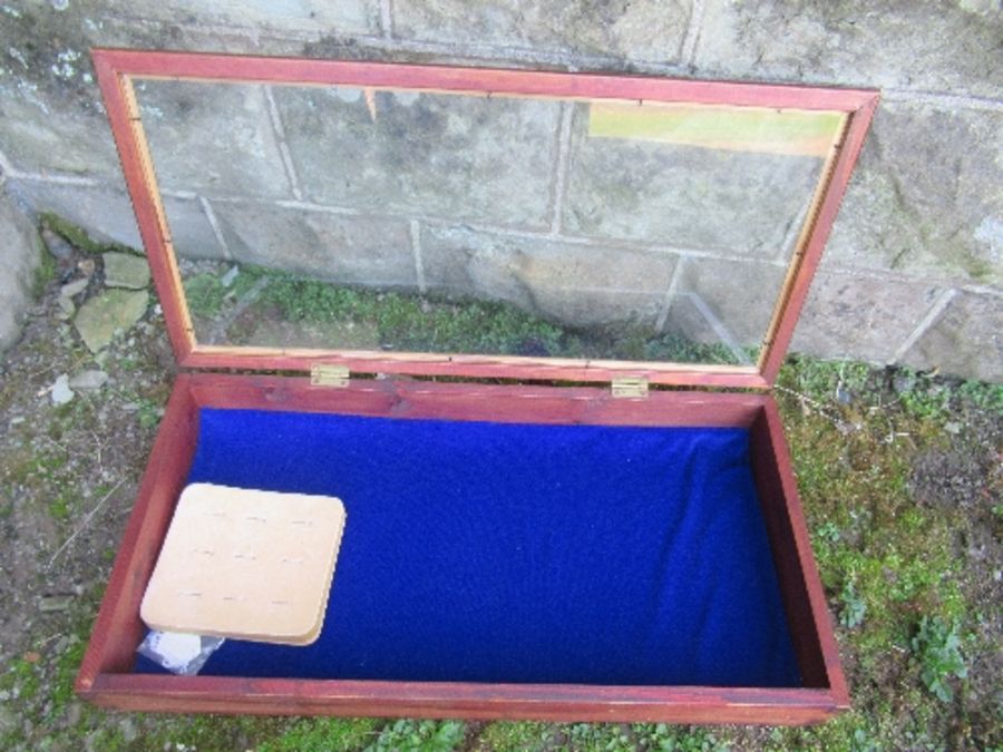 A mahogany framed table top glazed display cabinet, with rising lid, 12ins x 24ins x height 4ins - Image 3 of 3