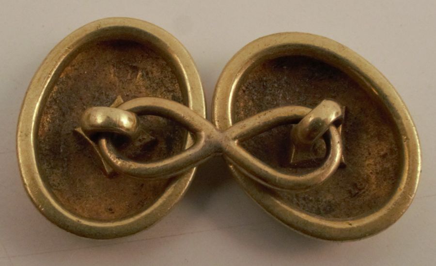 A pair of 18ct gold cufflinks, weight 13g - Image 2 of 2