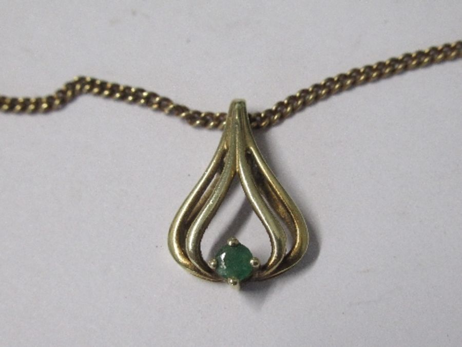 A 9 carat gold emerald pendant, on a chain, 4g gross - Image 2 of 3