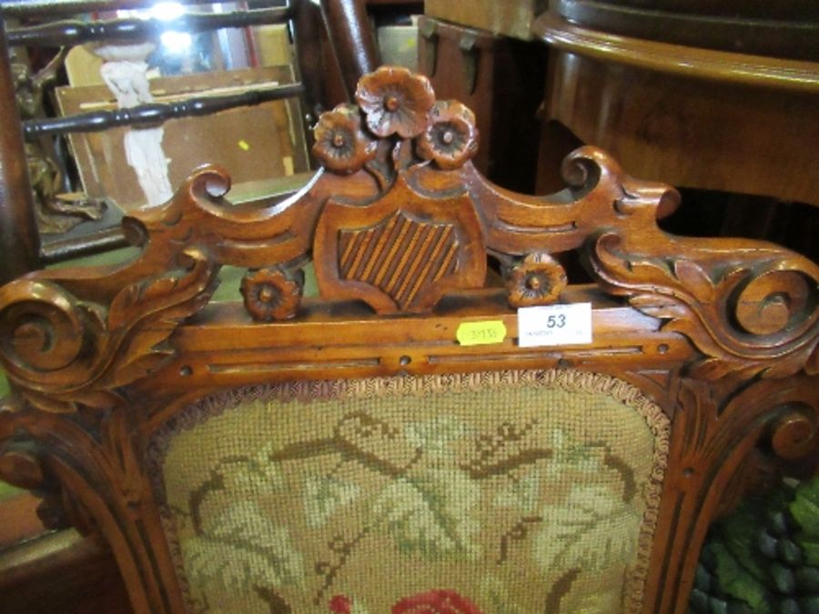 A Victorian carved chair, with tapestry seat and back - Image 2 of 5